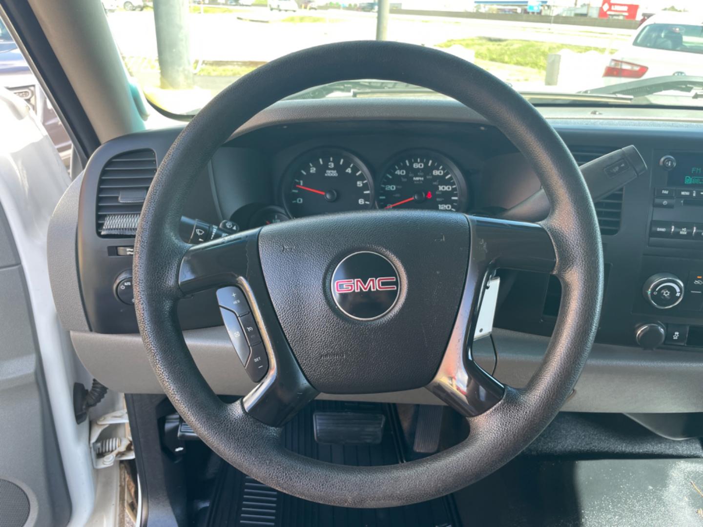 2011 White GMC Sierra 1500 Extended Cab (1GTR1TEX7BZ) with an V6, 4.3 Liter engine, Automatic, 4-Spd w/Overdrive transmission, located at 8008 Warden Rd, Sherwood, AR, 72120, (501) 801-6100, 34.830078, -92.186684 - Photo#12